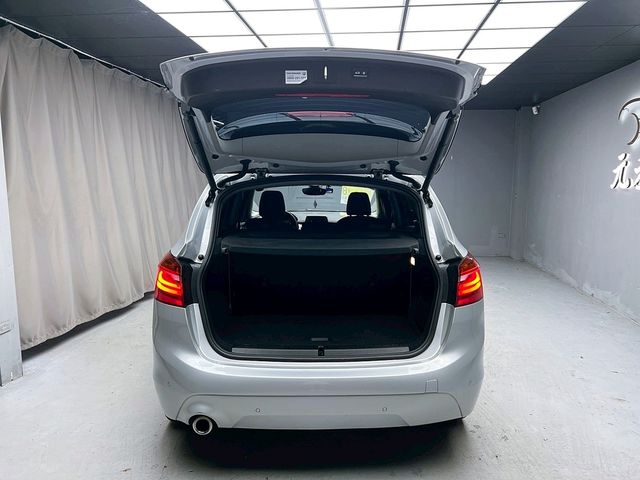 BMW寶馬 218I  第19張相片