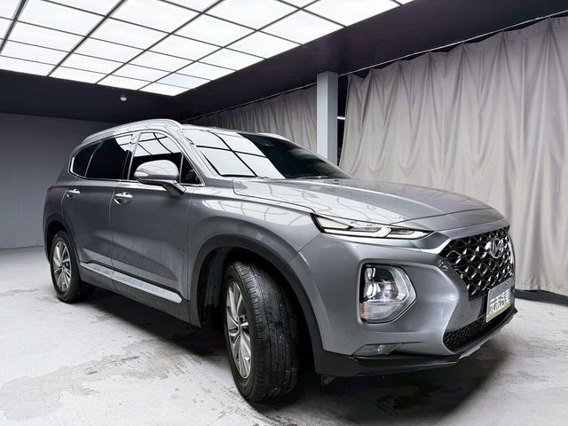HYUNDAI現代 SANTA FE  第3張相片