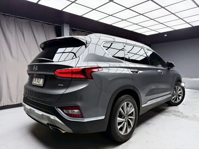 HYUNDAI現代 SANTA FE  第6張相片