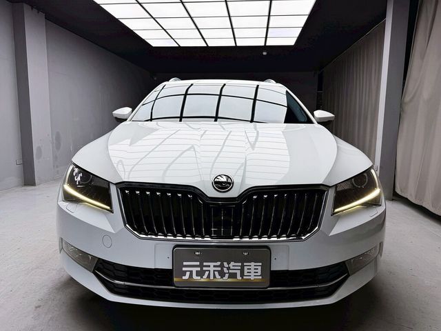 SKODA司科達 SUPERB COMBI  第2張相片