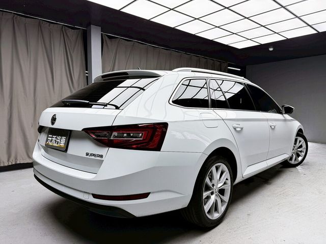 SKODA司科達 SUPERB COMBI  第6張相片