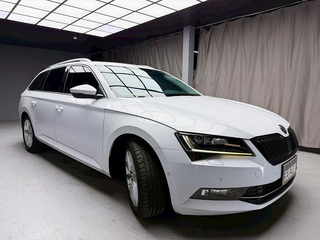 SKODA司科達 SUPERB COMBI  第3張相片