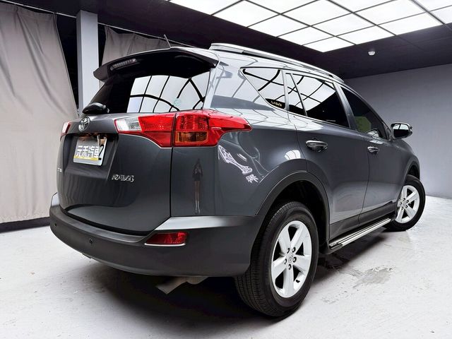 TOYOTA豐田 RAV4  第6張相片