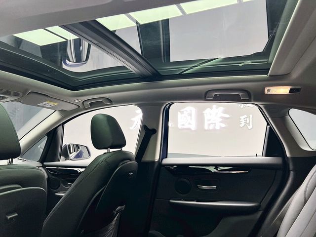 BMW寶馬 218I  第9張相片