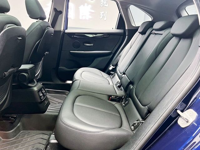 BMW寶馬 218I  第13張相片