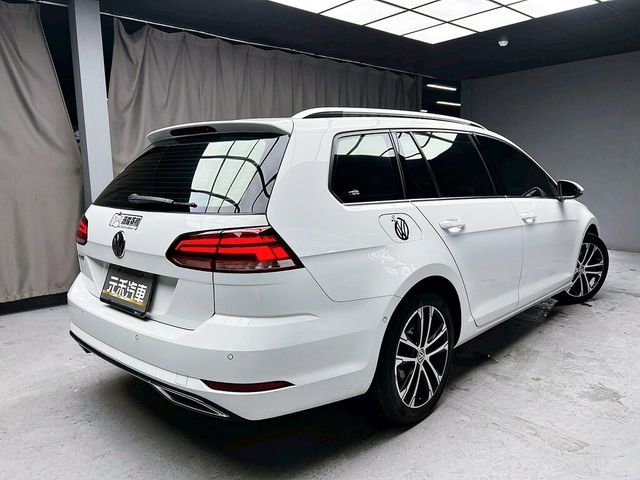VOLKSWAGEN福斯 GOLF VARIANT  第6張相片