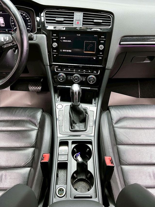 VOLKSWAGEN福斯 GOLF VARIANT  第16張相片