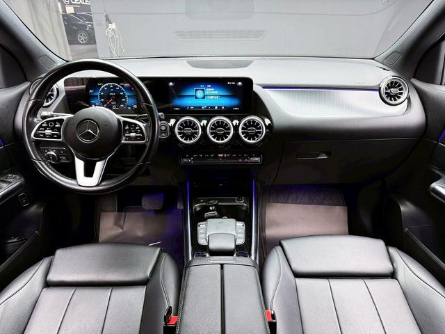 M-BENZ賓士 GLA180  第9張相片