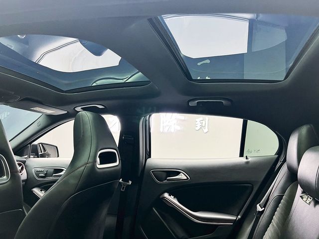 M-BENZ賓士 GLA200  第9張相片