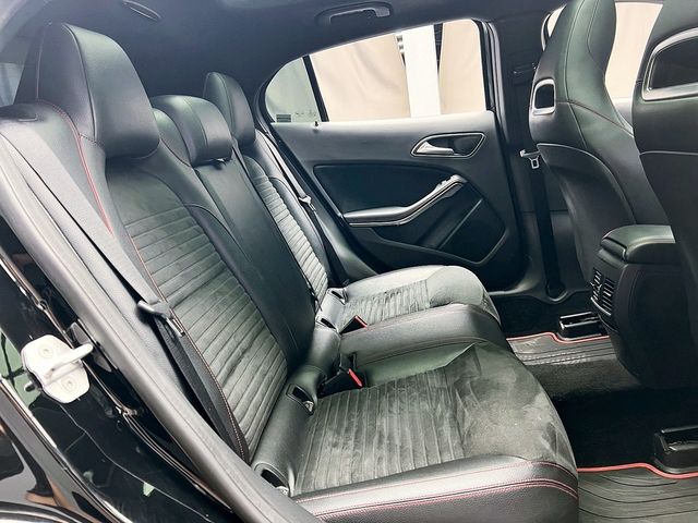 M-BENZ賓士 GLA200  第14張相片