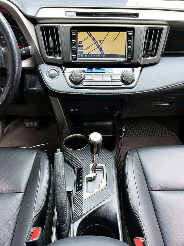 TOYOTA豐田 RAV4  第16張相片