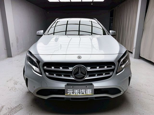 M-BENZ賓士 GLA180  第2張相片