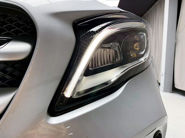 M-BENZ賓士 GLA180  第7張相片