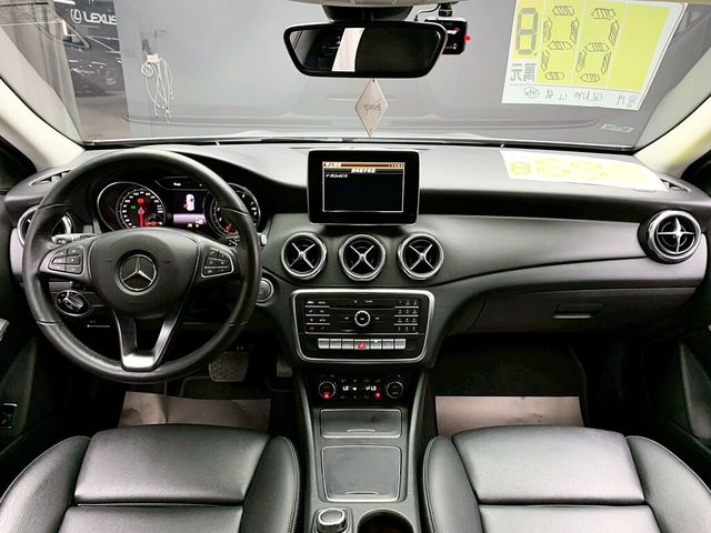 M-BENZ賓士 GLA180  第9張相片