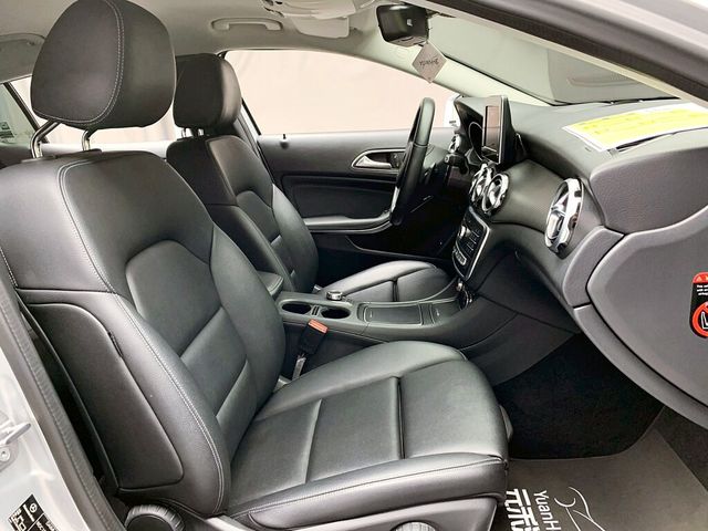 M-BENZ賓士 GLA180  第12張相片