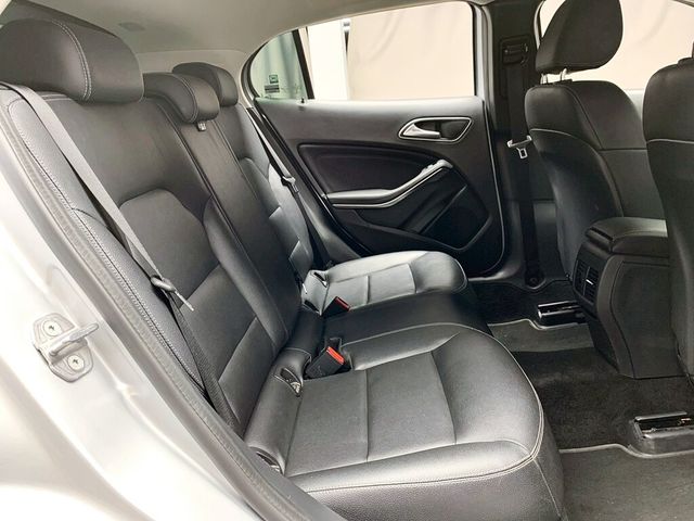 M-BENZ賓士 GLA180  第14張相片