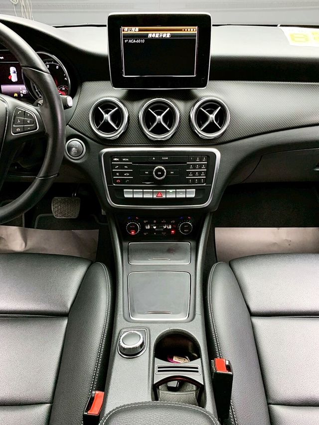 M-BENZ賓士 GLA180  第16張相片