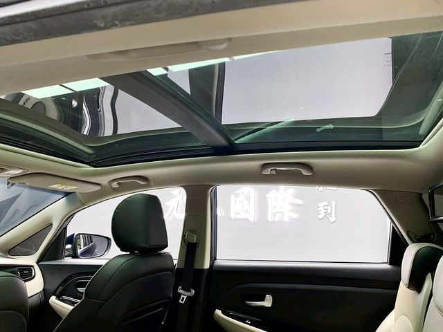 KIA起亞 CARENS  第9張相片