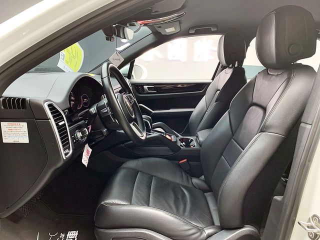PORSCHE保時捷 CAYENNE  第11張相片