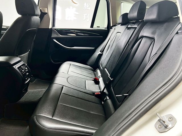 BMW寶馬 X3  第13張相片