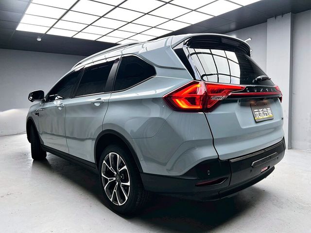 LUXGEN納智捷 URX  第4張相片