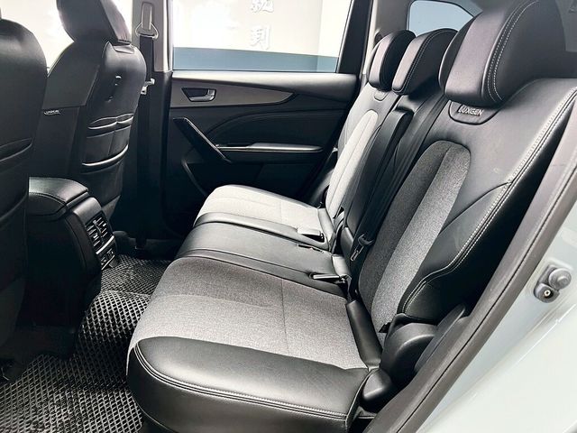 LUXGEN納智捷 URX  第13張相片