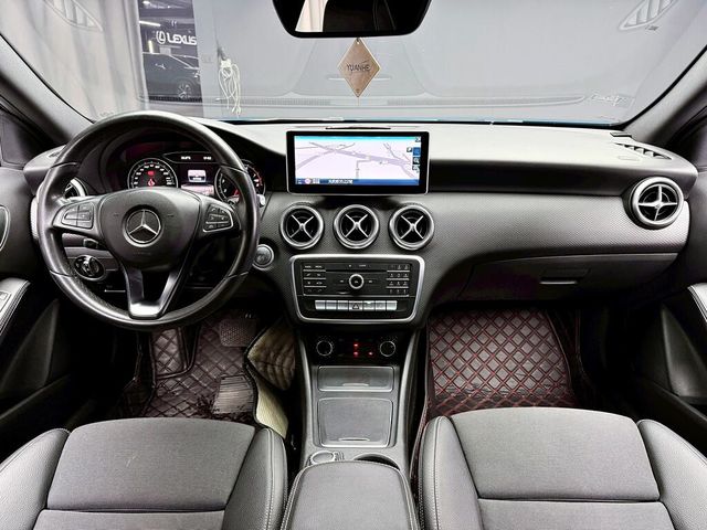 M-BENZ賓士 A180  第9張相片
