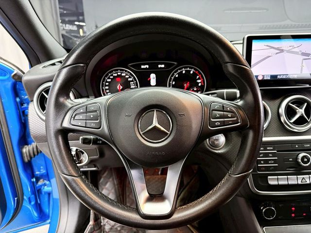 M-BENZ賓士 A180  第15張相片