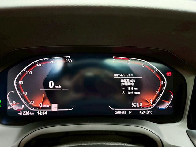 BMW寶馬 330I  第10張相片