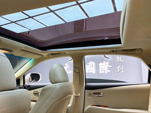LEXUS凌志 RX450H  第9張相片