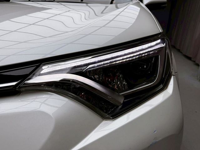 TOYOTA豐田 RAV4  第7張相片