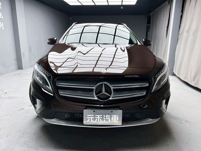M-BENZ賓士 GLA180  第2張相片