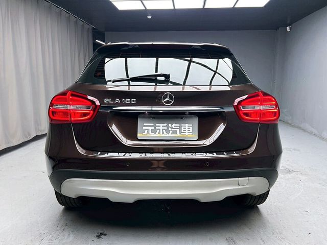 M-BENZ賓士 GLA180  第5張相片