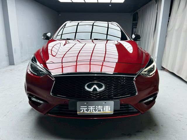 INFINITI無限 Q30  第2張相片