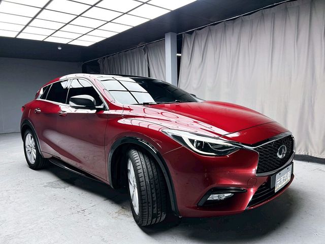 INFINITI無限 Q30  第3張相片