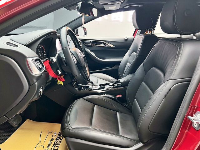 INFINITI無限 Q30  第11張相片