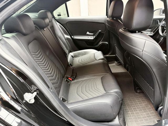 M-BENZ賓士 A180  第14張相片