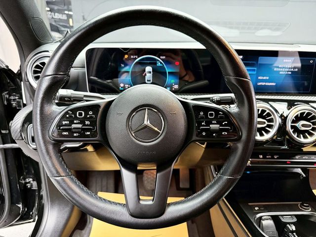 M-BENZ賓士 A180  第15張相片
