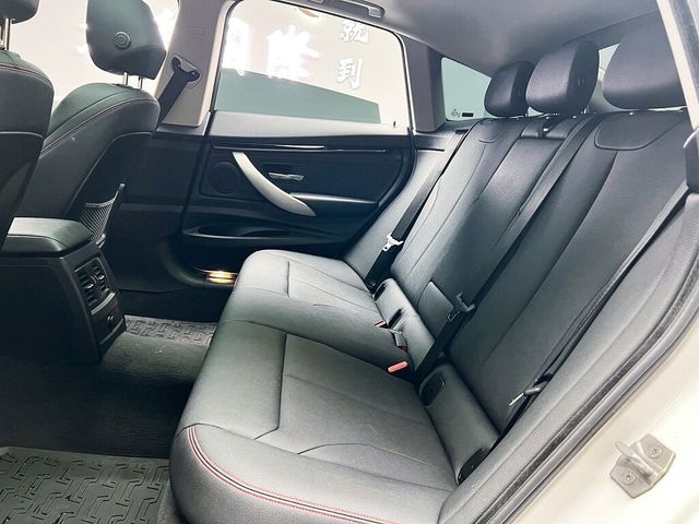 BMW寶馬 320 GT  第13張相片