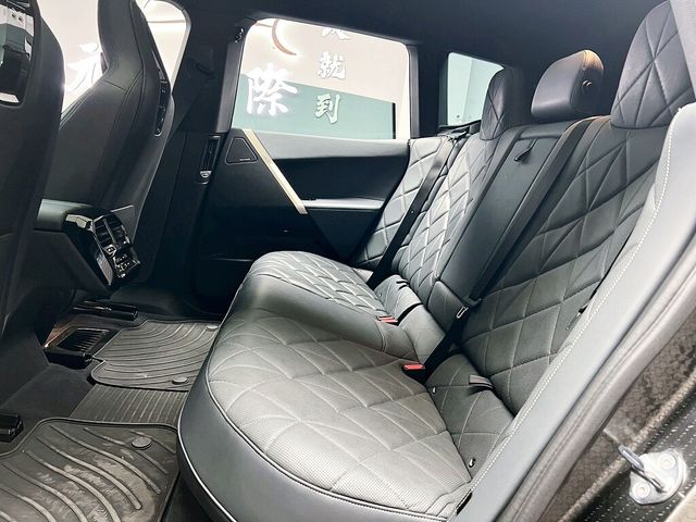 BMW寶馬 IX XDRIVE40  第13張相片