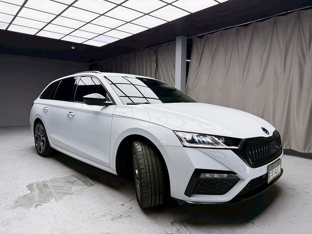 SKODA司科達 OCTAVIA COMBI  第3張相片