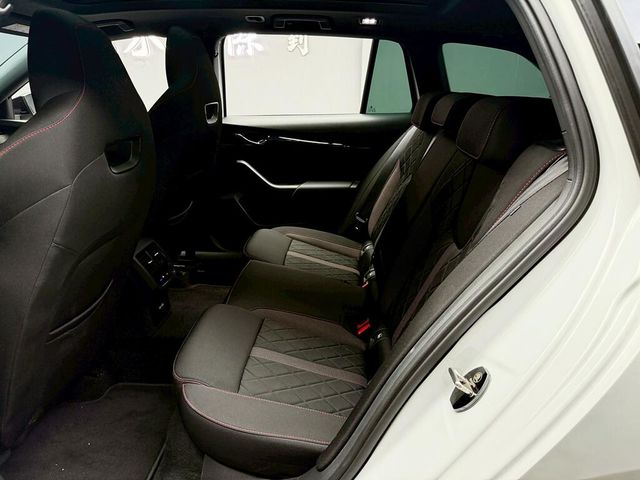SKODA司科達 OCTAVIA COMBI  第13張相片