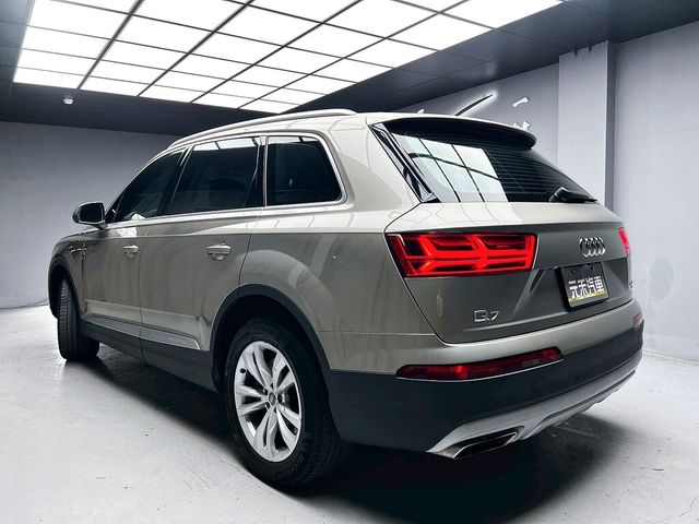 AUDI奧迪 Q7  第4張相片
