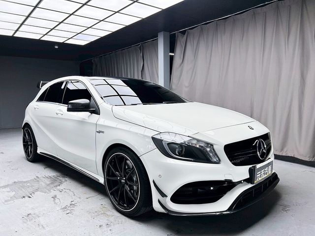 M-BENZ賓士 A45 AMG  第3張相片