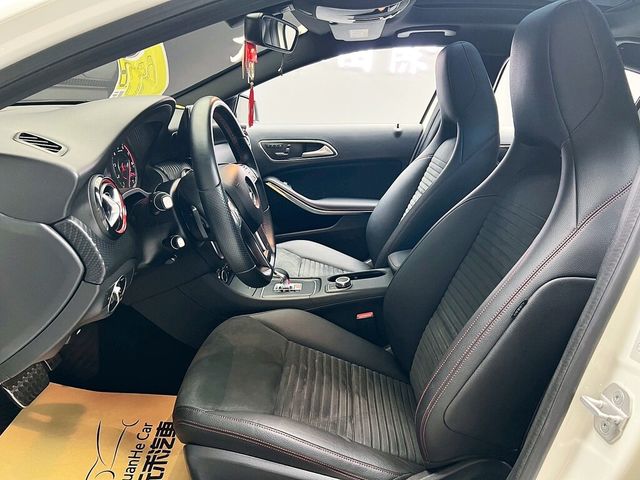 M-BENZ賓士 A45 AMG  第11張相片