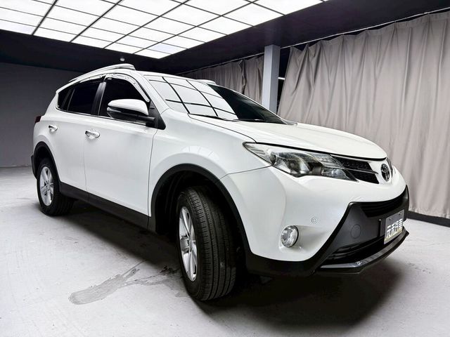 TOYOTA豐田 RAV4  第3張相片