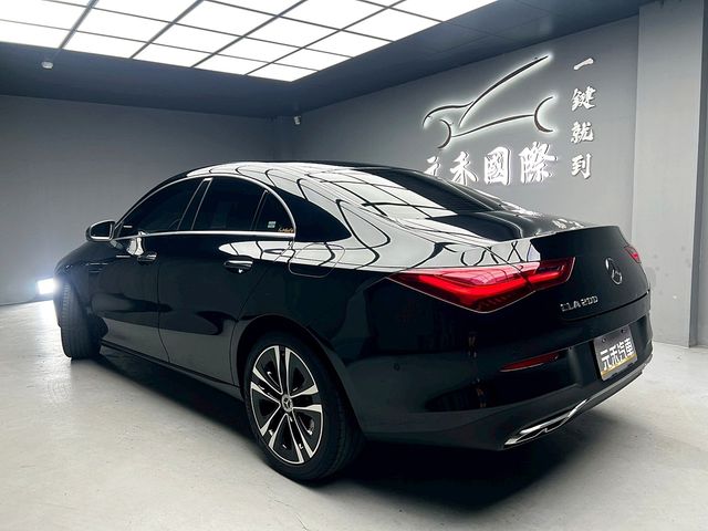 M-BENZ賓士 CLA200  第4張相片
