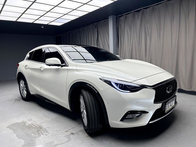 INFINITI無限 Q30  第3張相片