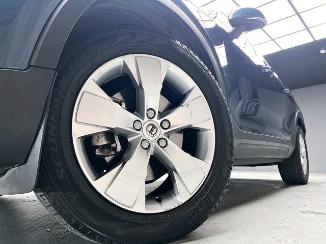VOLVO富豪 XC40  第8張相片