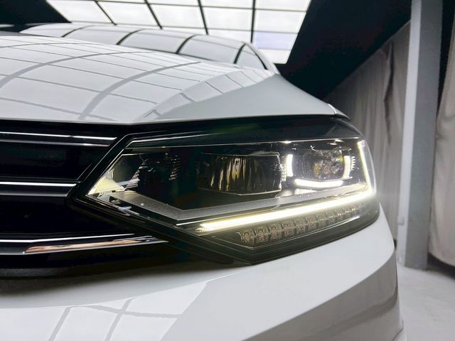 VOLKSWAGEN福斯 TOURAN  第7張相片